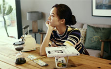 來一客 - 微溫劇場《自造機率式的愛情》：刻意製造刻意，才能打破在曖昧裡 那太過公平的機率